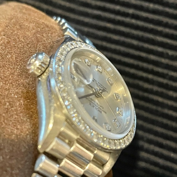 ROLEX Ladies President Platinum with Diamond Bezel - Picture 7 of 14